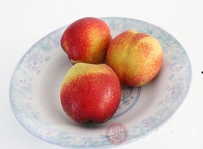 刚吃完桃在吃瓜,双果盛宴后的味蕾之旅