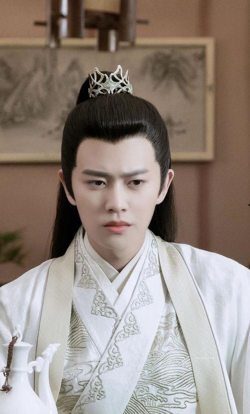 任嘉伦吃瓜导演