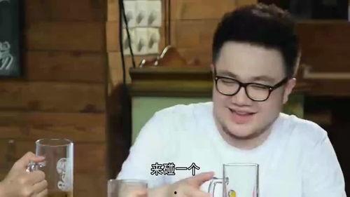 路人吃瓜不能笑