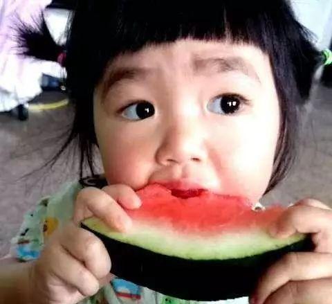 小宝宝吃瓜小瓜